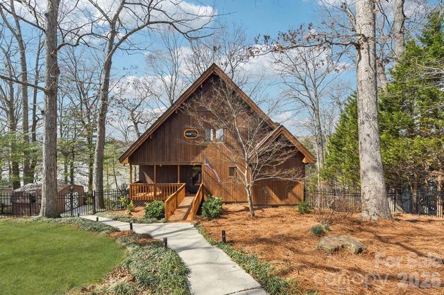 6880 Shade Tree Lane, Sherrills Ford, NC 28673