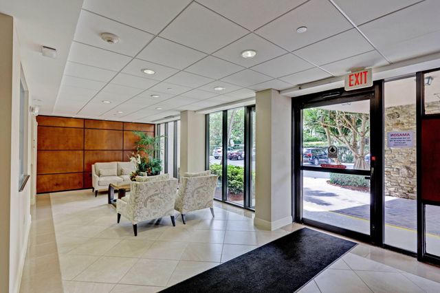 4200 N Ocean Drive 1-406, Riviera Beach, FL 33404