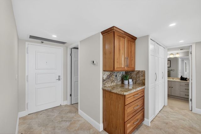 4200 N Ocean Drive 1-406, Riviera Beach, FL 33404