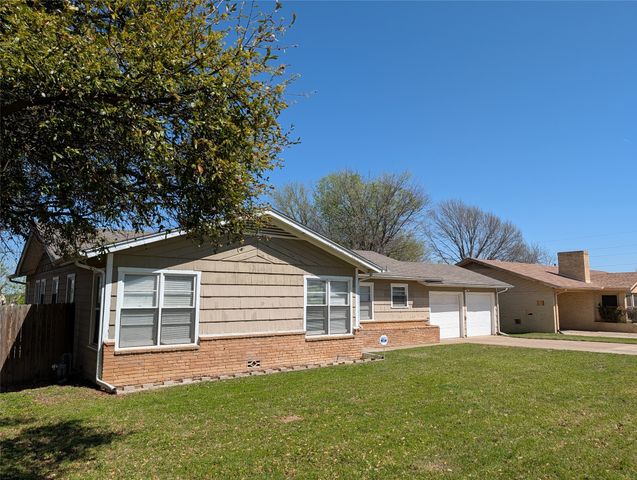 2413 Hillview Drive, Fort Worth, TX 76119