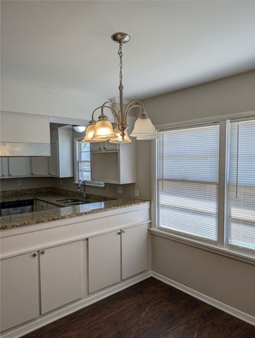 2413 Hillview Drive, Fort Worth, TX 76119