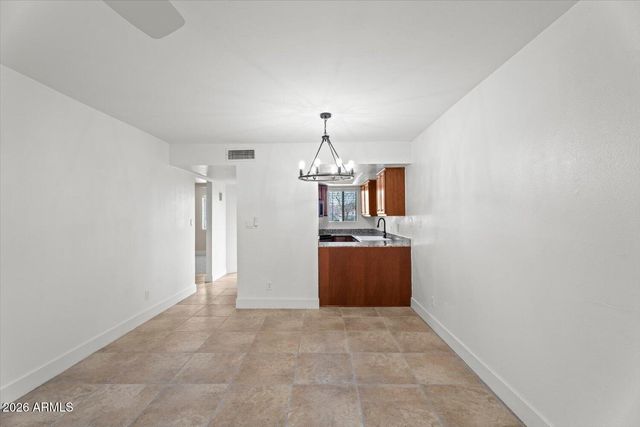 935 N GRANITE REEF Road 102, Scottsdale, AZ 85257