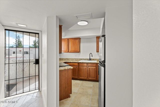 935 N GRANITE REEF Road 102, Scottsdale, AZ 85257