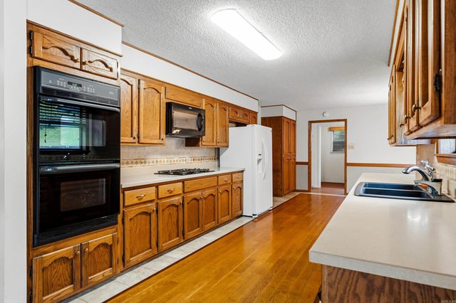 103 Fox Creek Court, Hot Springs, AR 71901