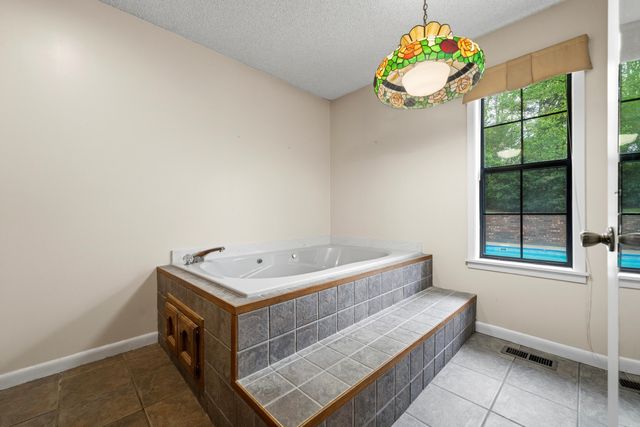 103 Fox Creek Court, Hot Springs, AR 71901