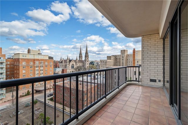 146 N Bellefield Ave 804, Oakland, PA 15213