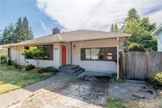 16047 Ashworth Avenue N, Shoreline, WA 98133