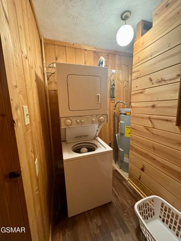 2950 Grassy Branch Loop, Sevierville, TN 37876