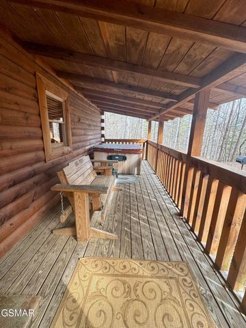 2950 Grassy Branch Loop, Sevierville, TN 37876