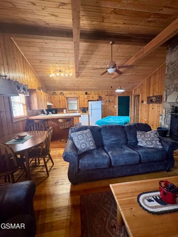 2950 Grassy Branch Loop, Sevierville, TN 37876