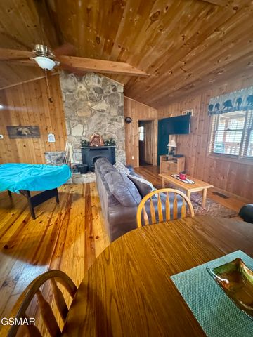 2950 Grassy Branch Loop, Sevierville, TN 37876