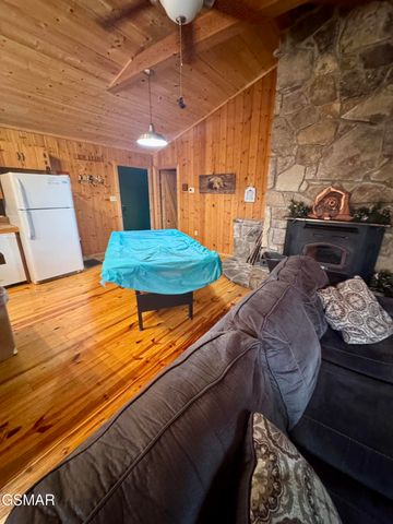 2950 Grassy Branch Loop, Sevierville, TN 37876