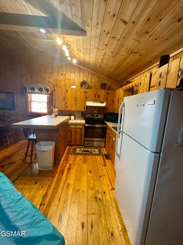 2950 Grassy Branch Loop, Sevierville, TN 37876