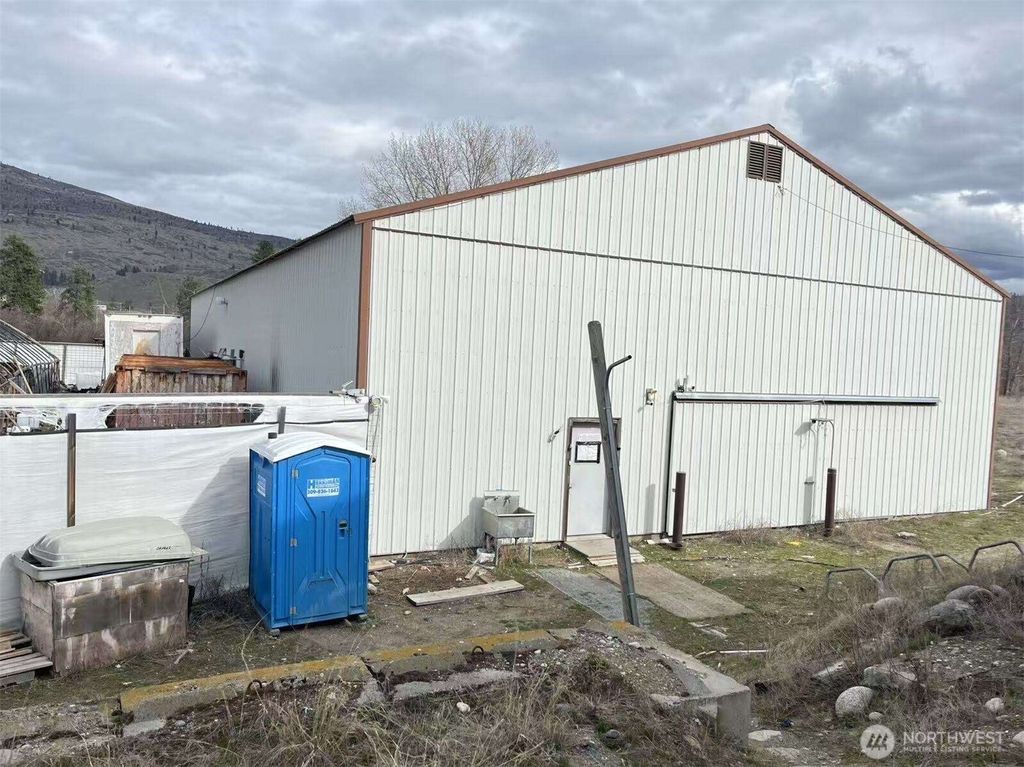18 B Riverview Road, Omak, WA 98841