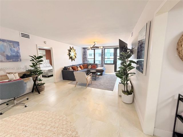 5225 Collins Ave 914, Miami Beach, FL 33140
