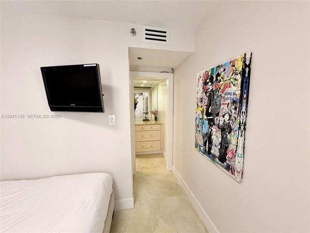 5225 Collins Ave 914, Miami Beach, FL 33140