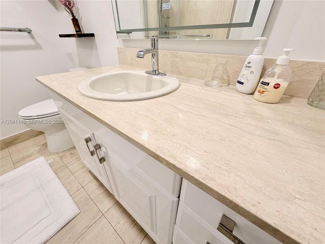 5225 Collins Ave 914, Miami Beach, FL 33140