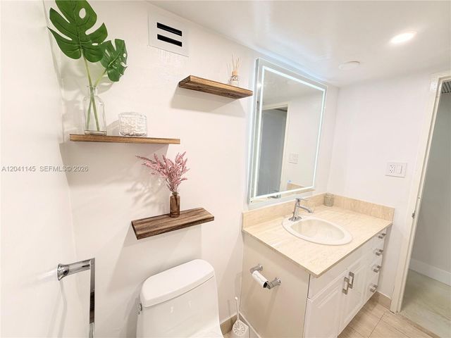 5225 Collins Ave 914, Miami Beach, FL 33140