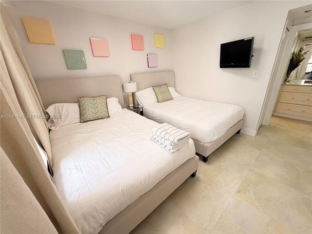 5225 Collins Ave 914, Miami Beach, FL 33140
