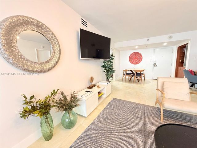 5225 Collins Ave 914, Miami Beach, FL 33140