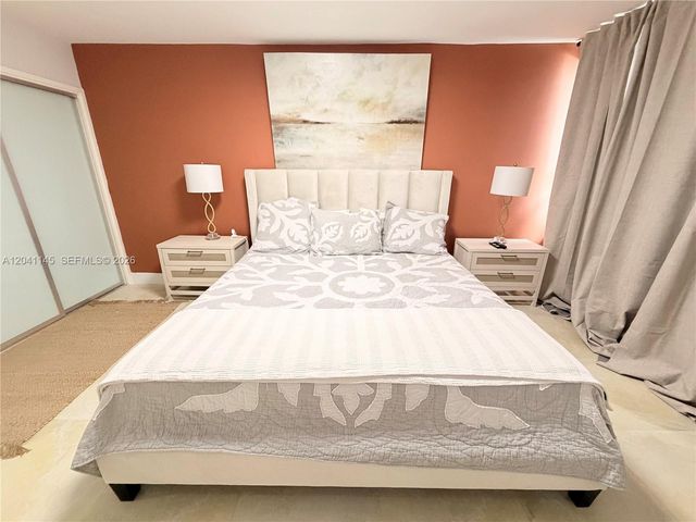 5225 Collins Ave 914, Miami Beach, FL 33140