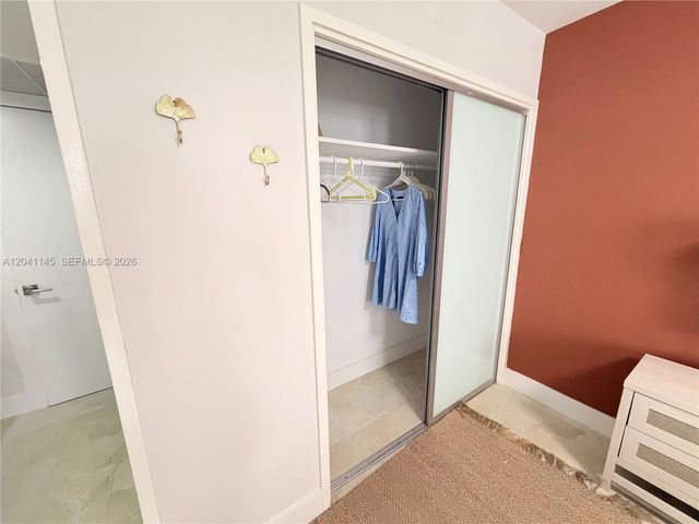 5225 Collins Ave 914, Miami Beach, FL 33140