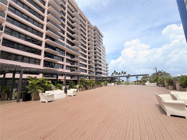5225 Collins Ave 914, Miami Beach, FL 33140