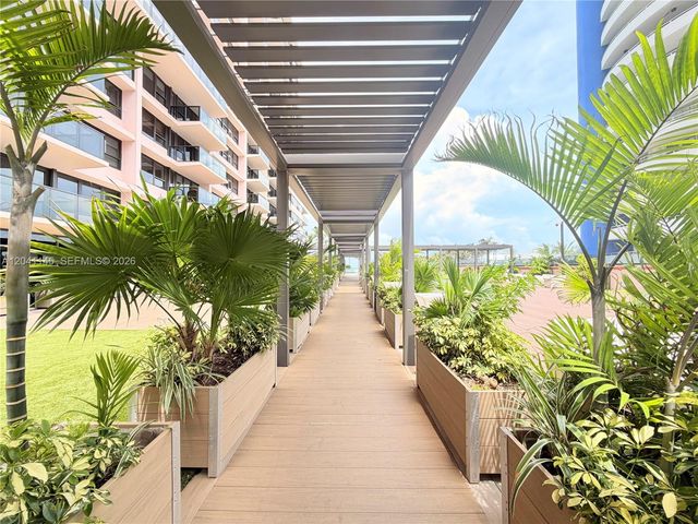 5225 Collins Ave 914, Miami Beach, FL 33140