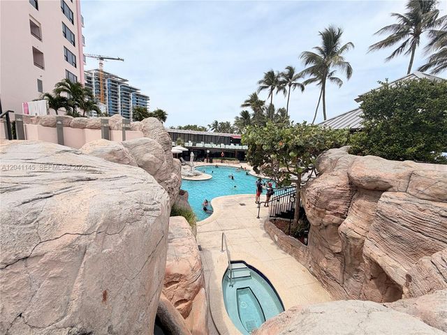 5225 Collins Ave 914, Miami Beach, FL 33140