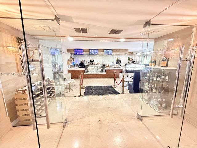 5225 Collins Ave 914, Miami Beach, FL 33140