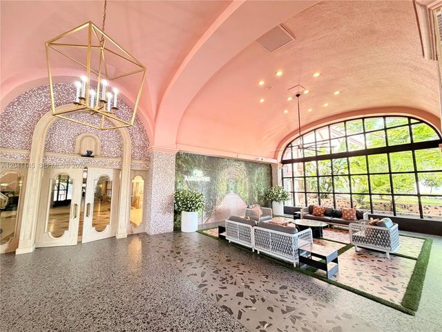 5225 Collins Ave 914, Miami Beach, FL 33140
