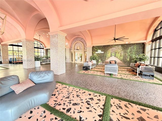 5225 Collins Ave 914, Miami Beach, FL 33140