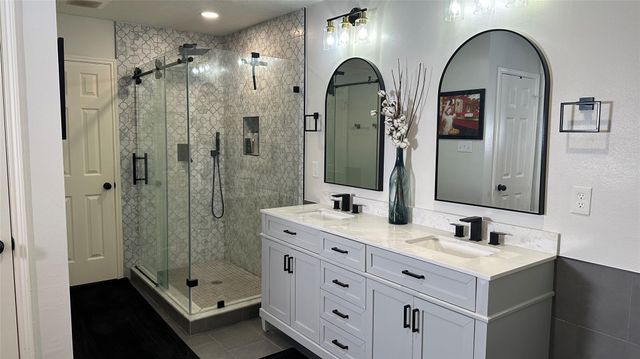 15731 Lakedale Drive, Houston, TX 77095