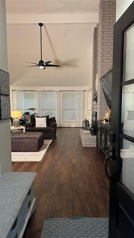 15731 Lakedale Drive, Houston, TX 77095