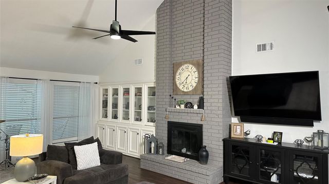 15731 Lakedale Drive, Houston, TX 77095