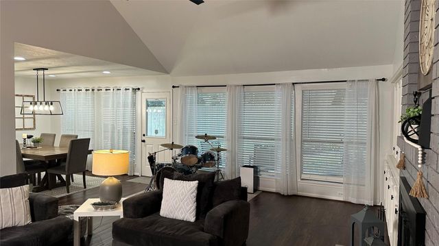 15731 Lakedale Drive, Houston, TX 77095