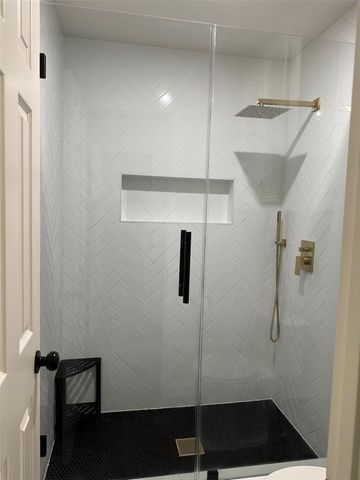 15731 Lakedale Drive, Houston, TX 77095