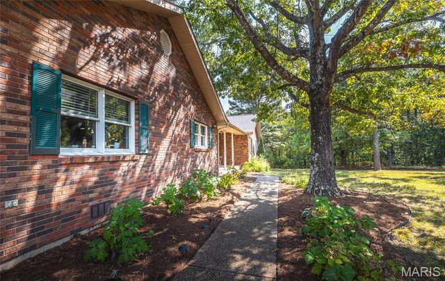 7918 Bradford Pear Ln., Patton, MO 63662