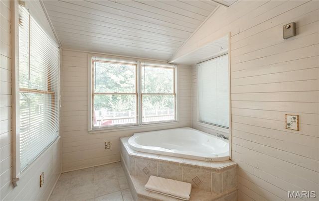 7918 Bradford Pear Ln., Patton, MO 63662