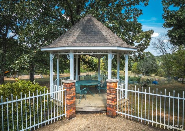 7918 Bradford Pear Ln., Patton, MO 63662