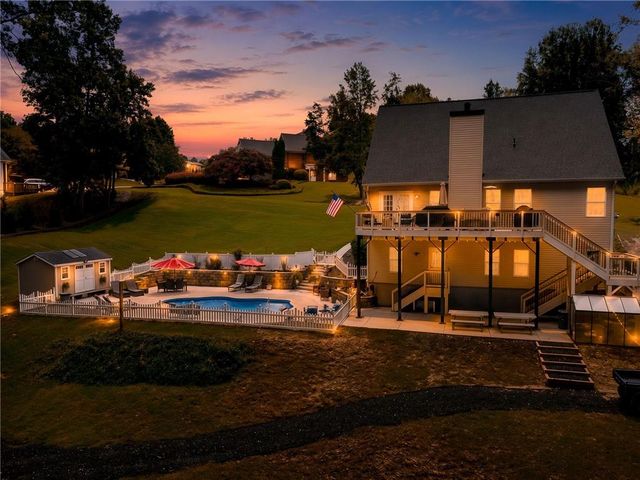 5863 Bay View Drive, Buford, GA 30518