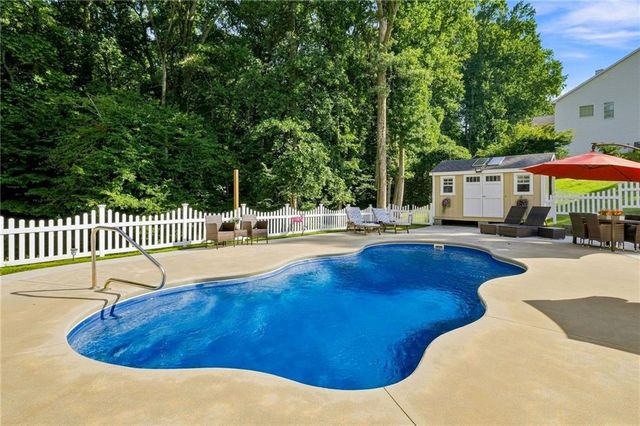 5863 Bay View Drive, Buford, GA 30518