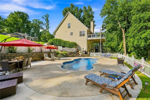 5863 Bay View Drive, Buford, GA 30518