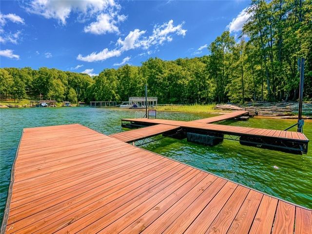 5863 Bay View Drive, Buford, GA 30518