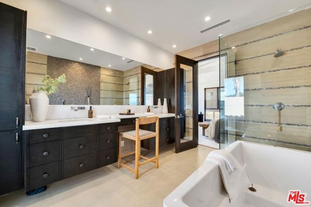 3116 Elvido Drive, Los Angeles, CA 90049