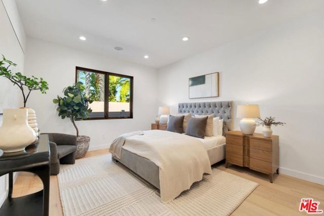 3116 Elvido Drive, Los Angeles, CA 90049
