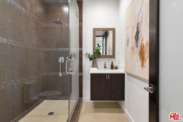3116 Elvido Drive, Los Angeles, CA 90049