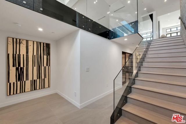 3116 Elvido Drive, Los Angeles, CA 90049