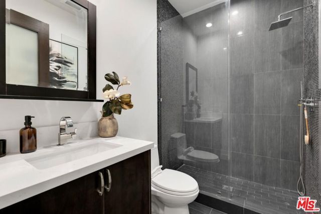 3116 Elvido Drive, Los Angeles, CA 90049