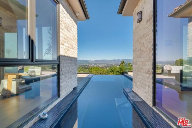 3116 Elvido Drive, Los Angeles, CA 90049